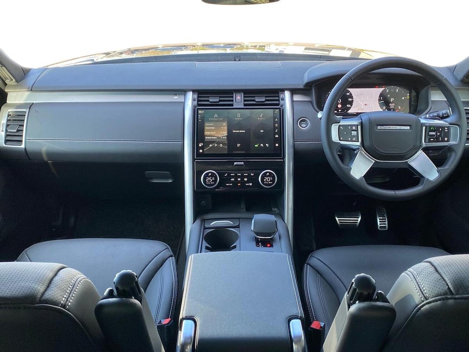 Used Land Rover Discovery 2025 for sale - 78193741: Photo 11