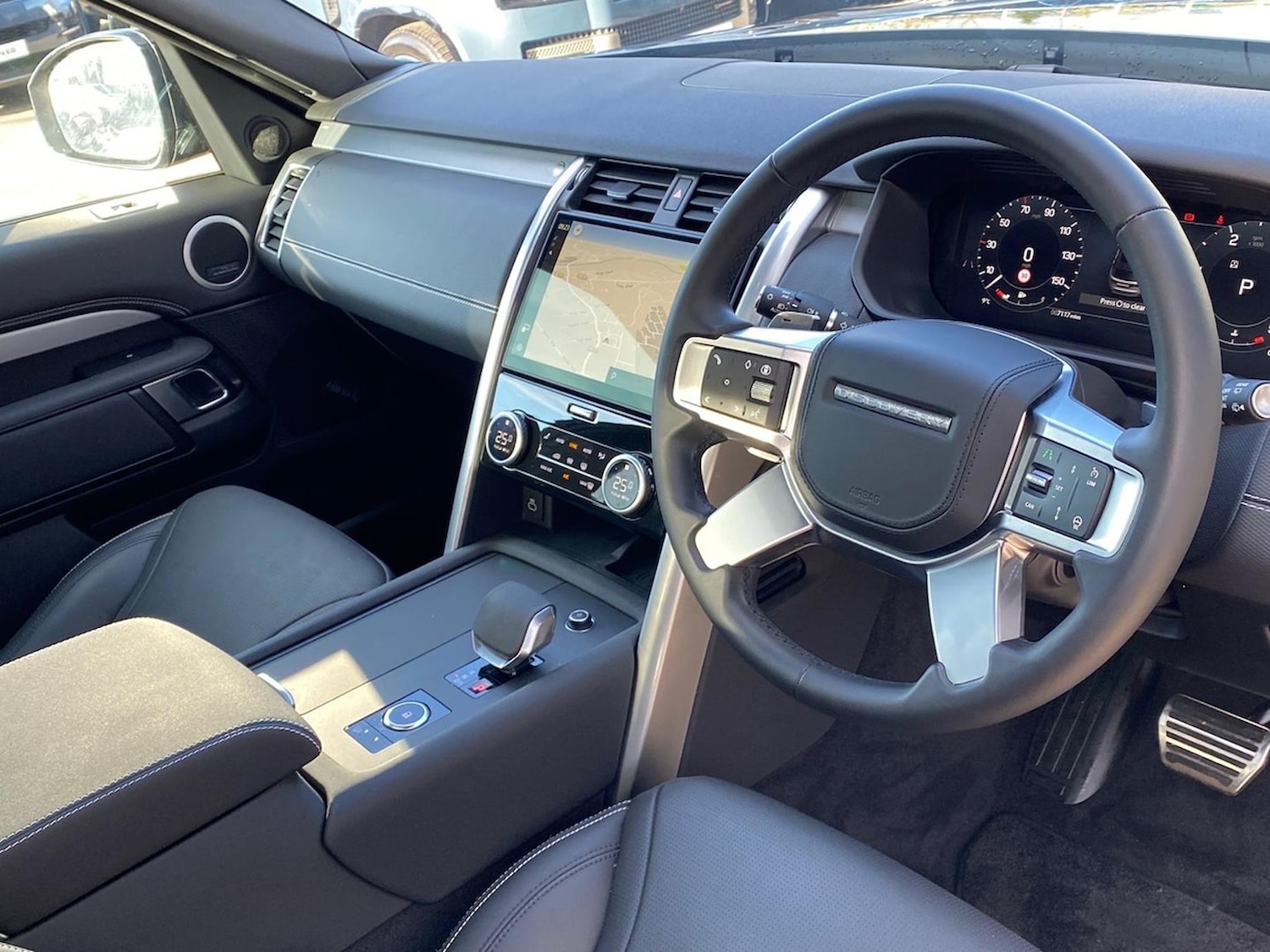 Used Land Rover Discovery 2025 for sale - 78193741: Photo 26