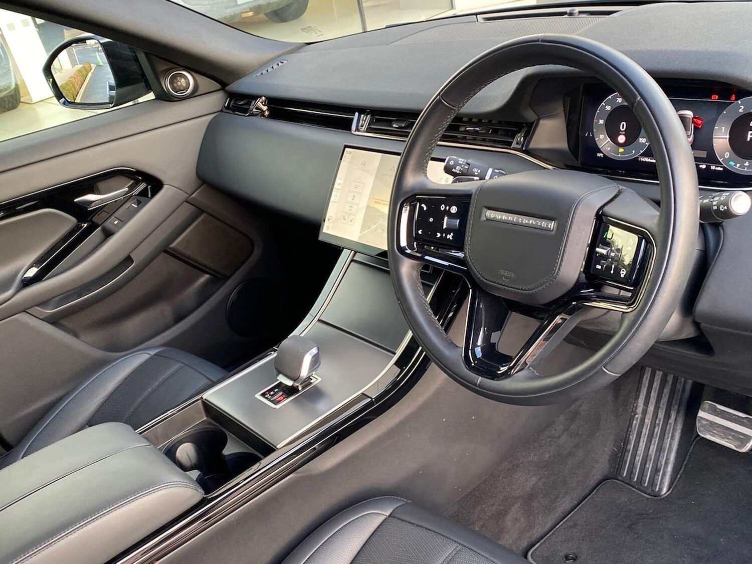 Used Land Rover Range Rover Evoque 2025 for sale - 77487836: Photo 26