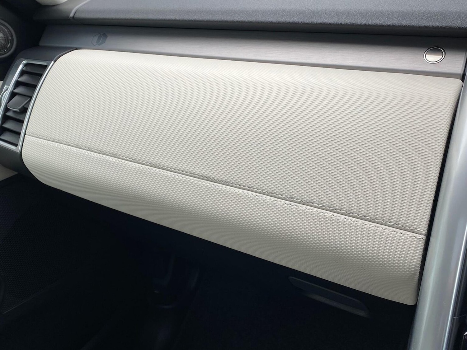 Used Land Rover Discovery 2025 for sale - 78193754: Photo 43