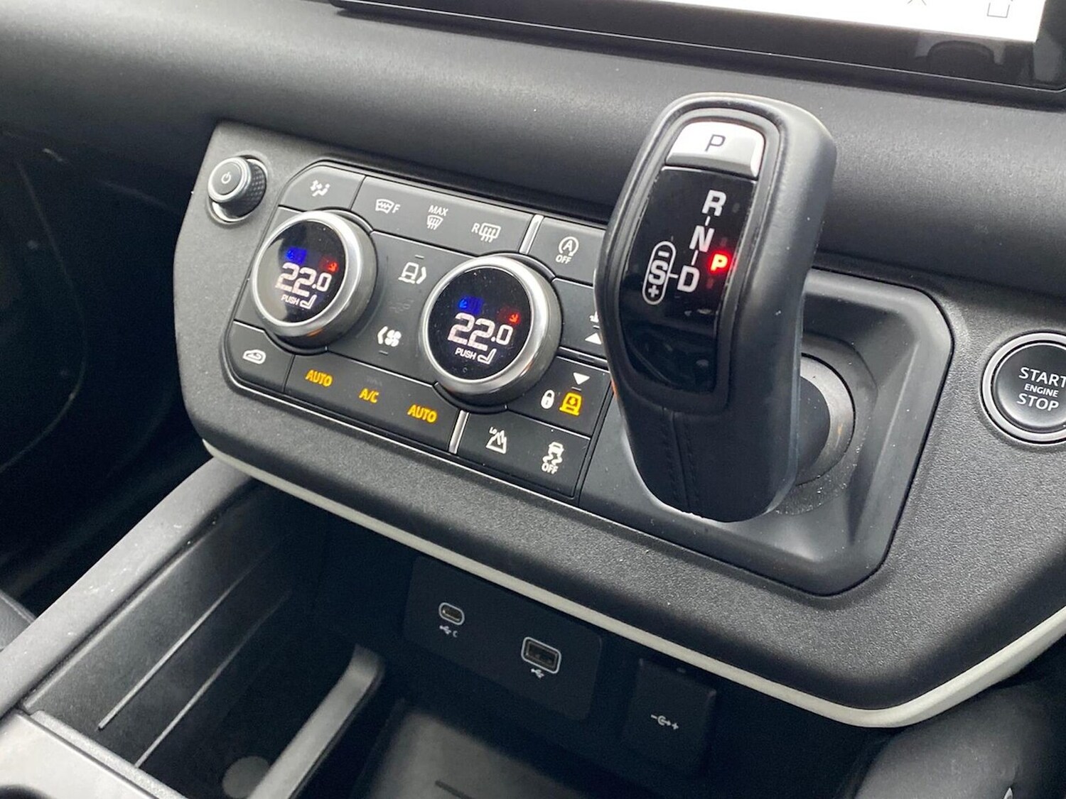 Used Land Rover Defender 2021 for sale - 78107994: Photo 15