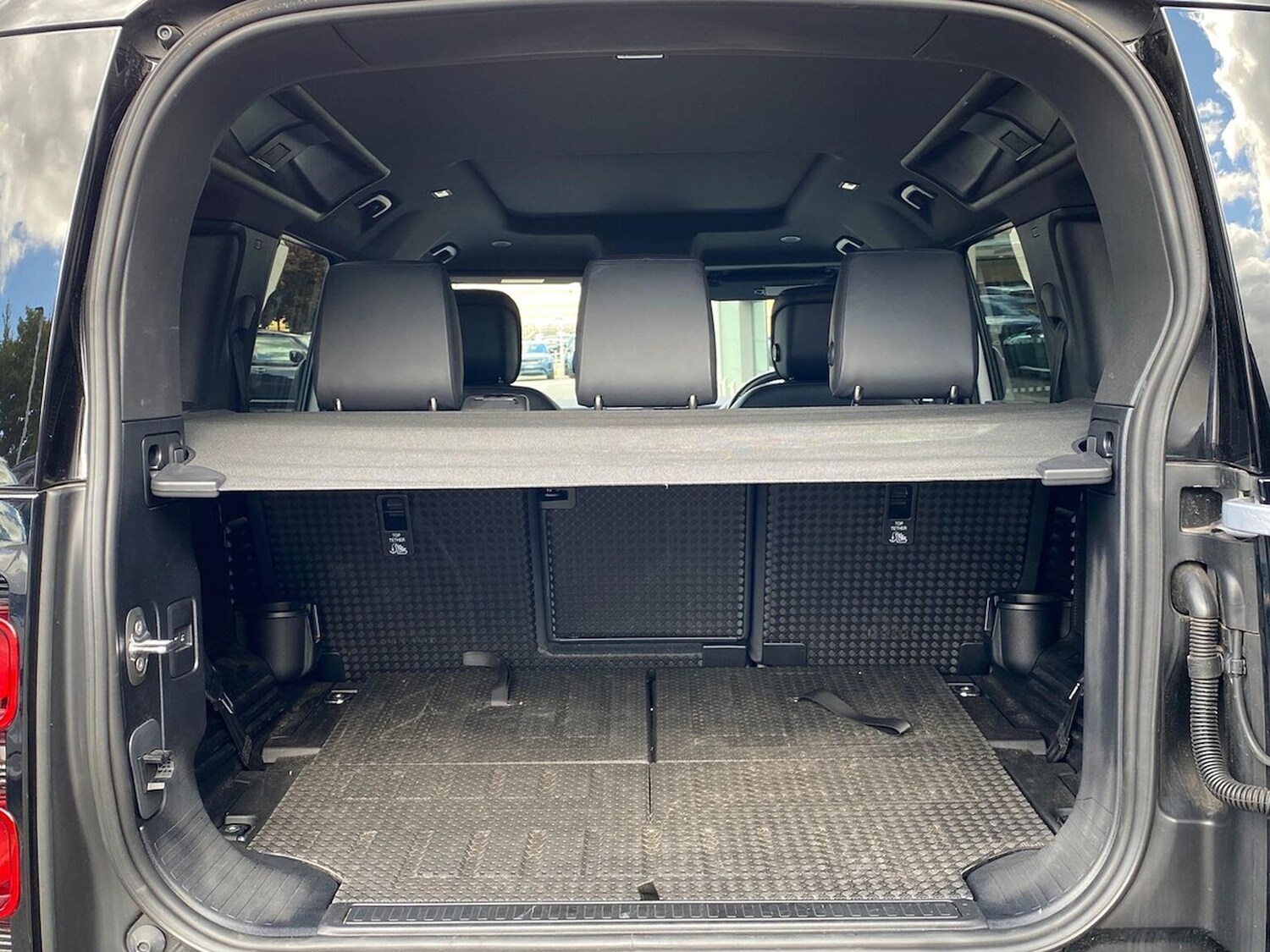 Used Land Rover Defender 2023 for sale - 76037184: Photo 10