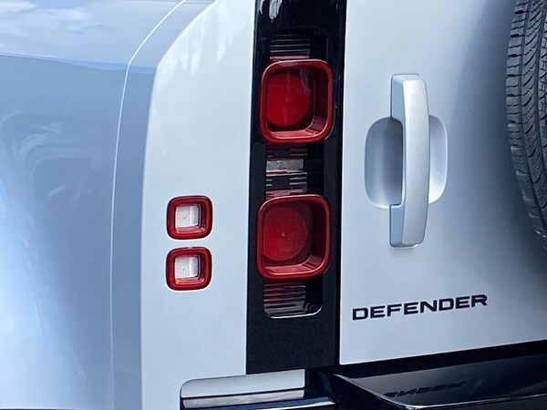 Used Land Rover Defender 2023 for sale - 76037184: Photo 19
