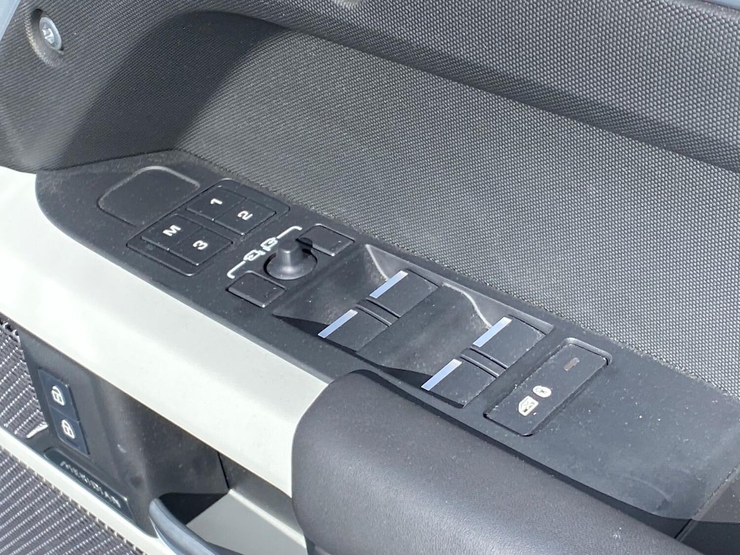 Used Land Rover Defender 2023 for sale - 76037184: Photo 24