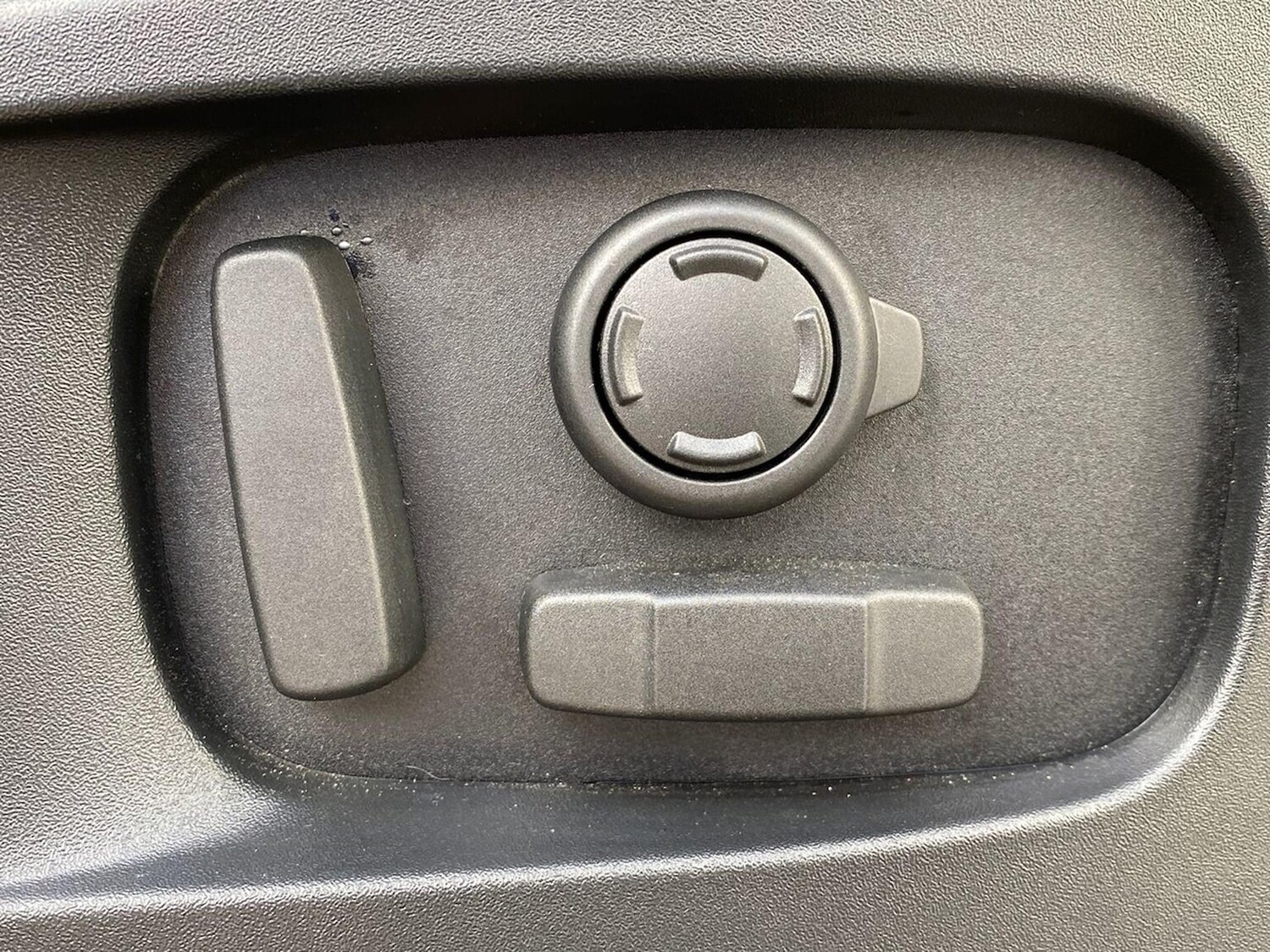 Used Land Rover Defender 2023 for sale - 76037184: Photo 26