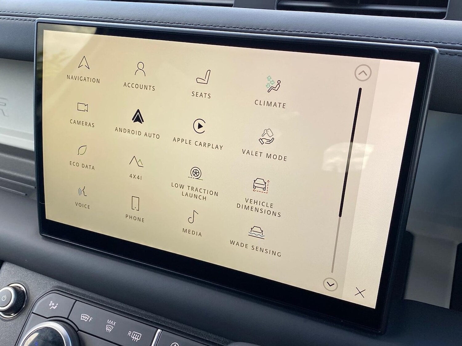 Used Land Rover Defender 2023 for sale - 76037184: Photo 37