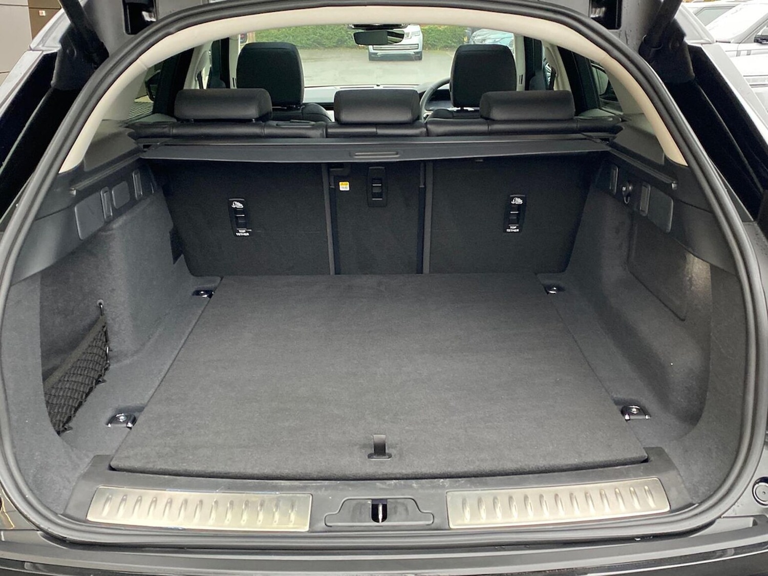 Used Land Rover Range Rover Velar 2024 for sale - 77792948: Photo 10