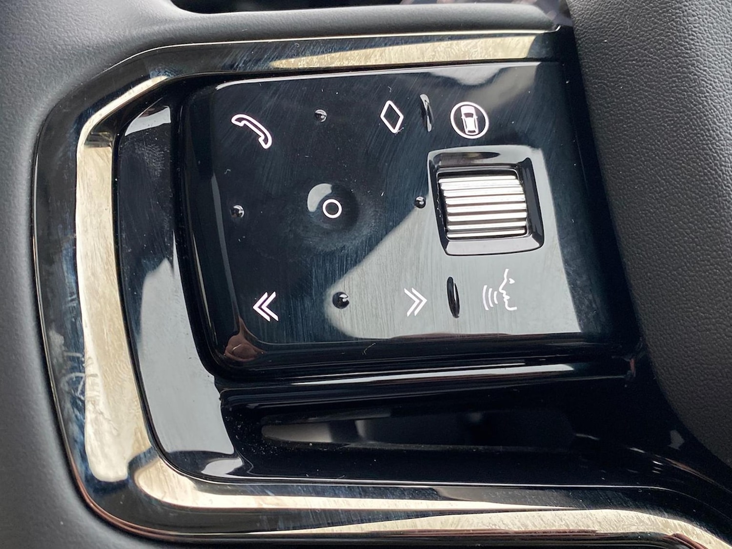 Used Land Rover Range Rover Velar 2024 for sale - 77792948: Photo 28