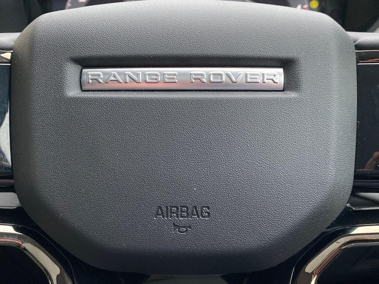 Used Land Rover Range Rover Velar 2024 for sale - 77792948: Photo 32