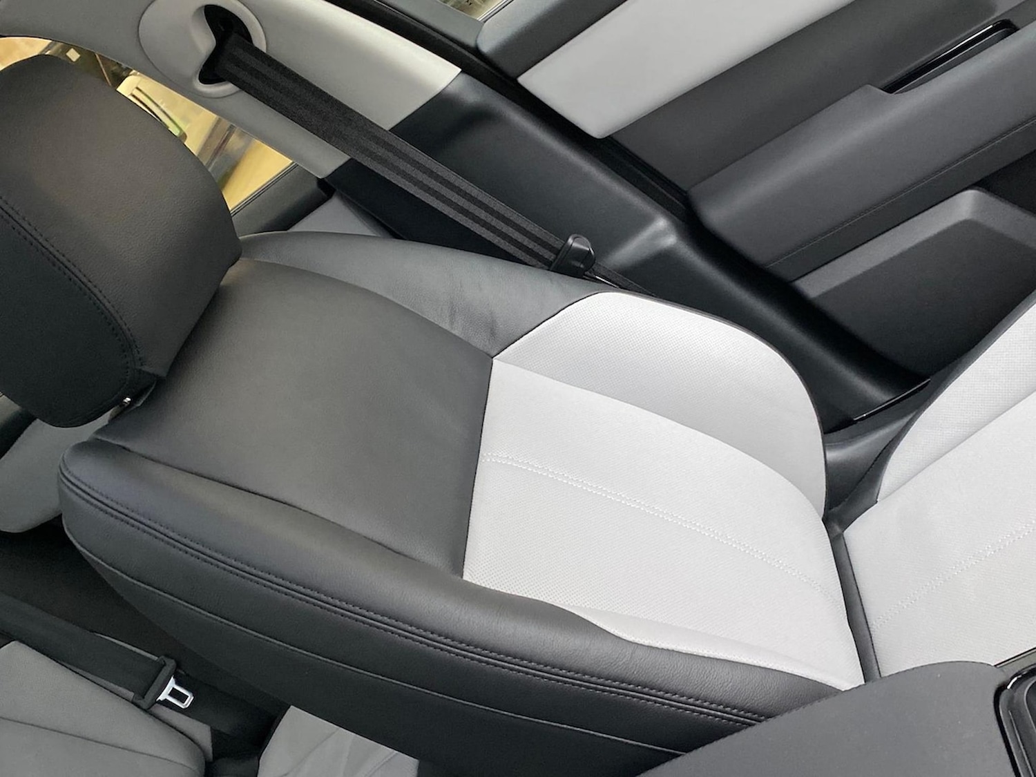 Used Land Rover Range Rover Velar 2024 for sale - 77792948: Photo 42