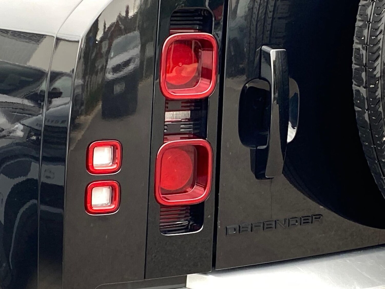 Used Land Rover Defender 2024 for sale - 76694618: Photo 19