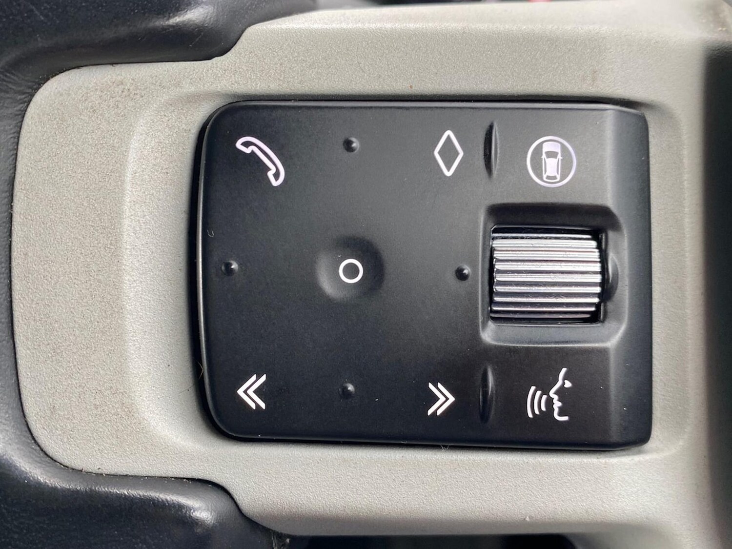 Used Land Rover Defender 2024 for sale - 76694618: Photo 29