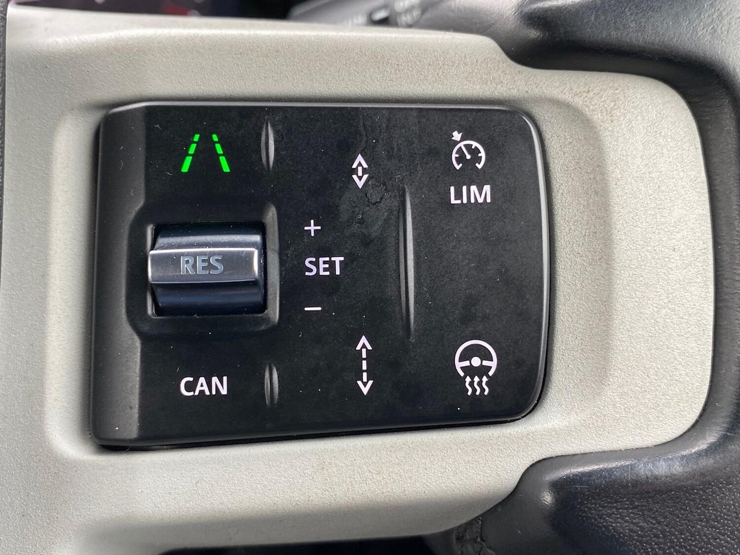 Used Land Rover Defender 2024 for sale - 76694618: Photo 30