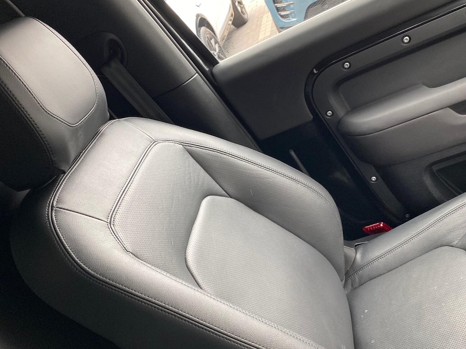 Used Land Rover Defender 2024 for sale - 76694618: Photo 37