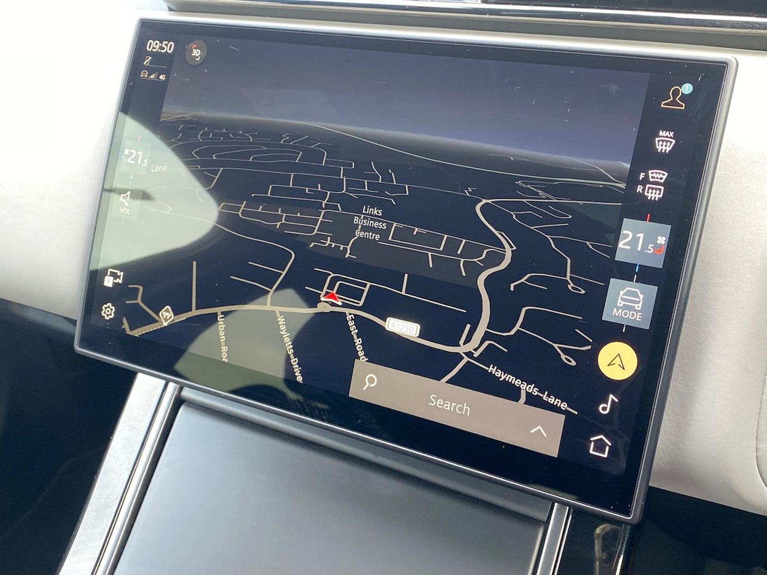 Used Land Rover Range Rover Velar 2023 for sale - 76687337: Photo 11