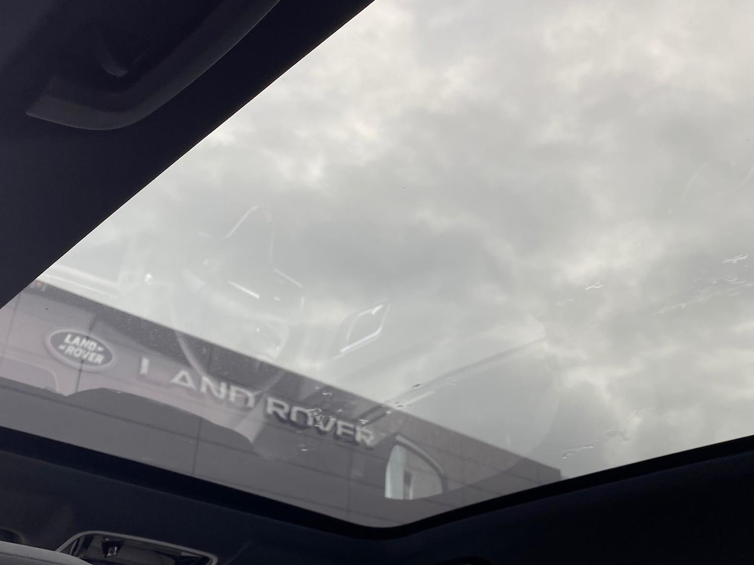 Used Land Rover Range Rover Velar 2023 for sale - 76687337: Photo 21