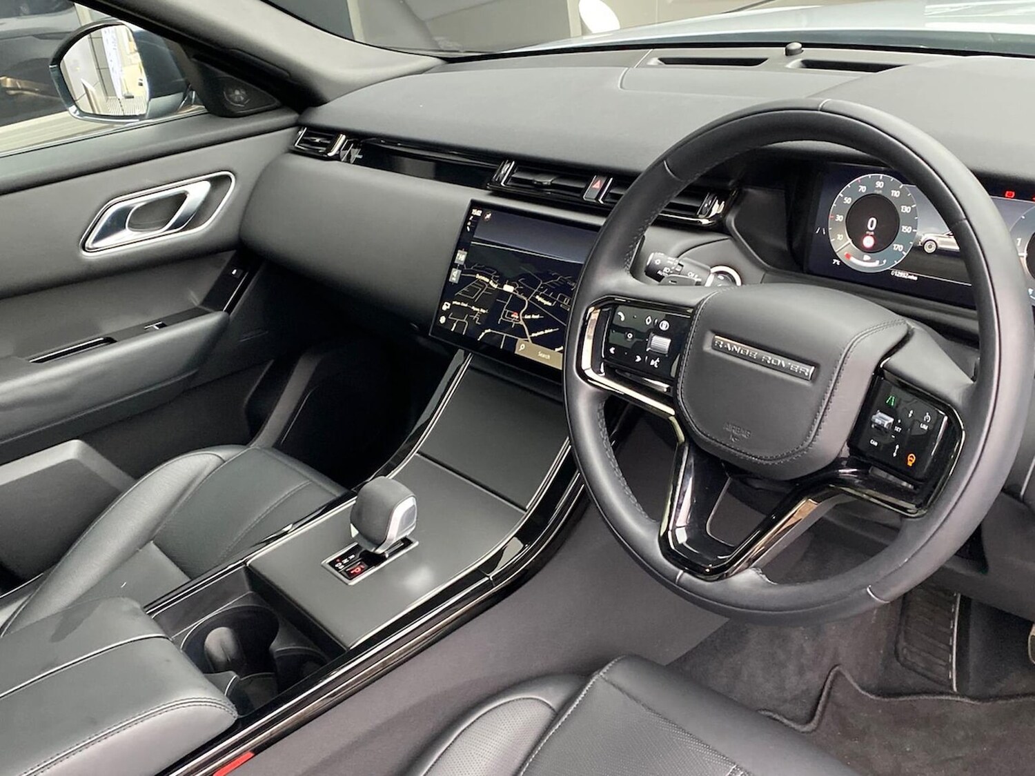 Used Land Rover Range Rover Velar 2024 for sale - 77888657: Photo 27