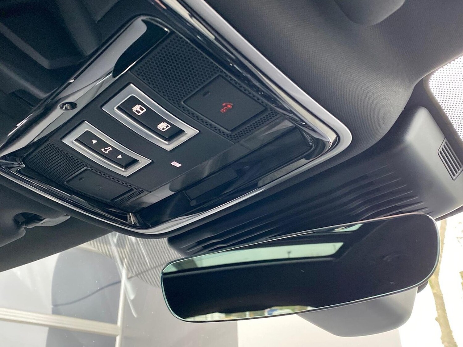 Used Land Rover Range Rover Velar 2024 for sale - 77888657: Photo 28