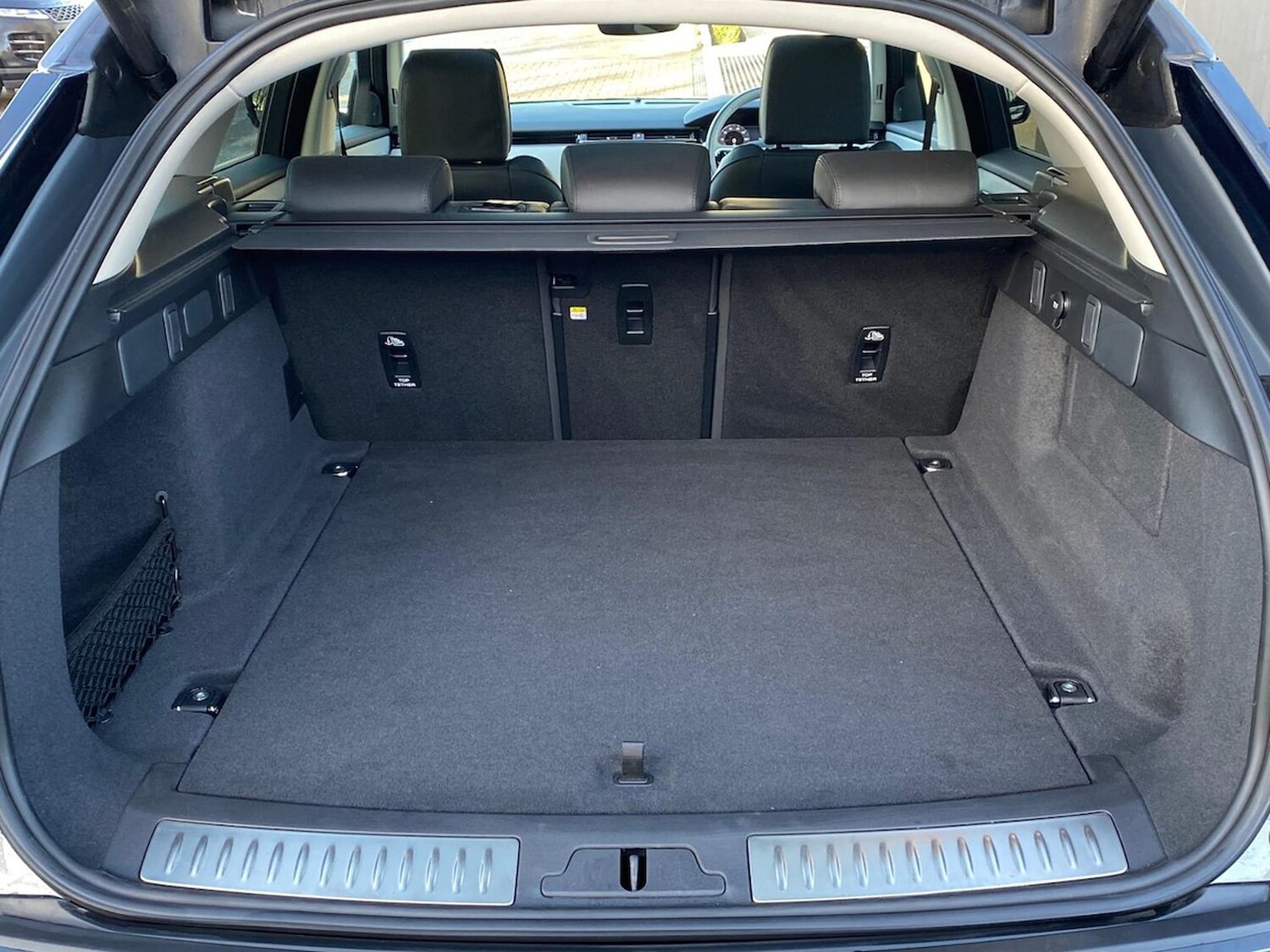 Used Land Rover Range Rover Velar 2024 for sale - 76879723: Photo 10