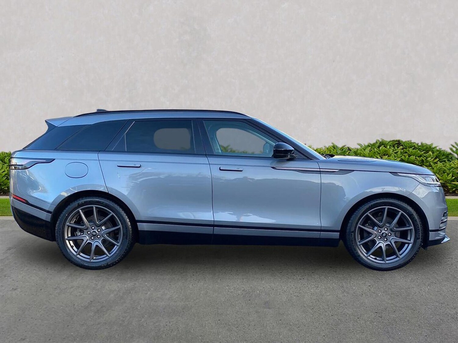 Used Land Rover Range Rover Velar 2024 for sale - 76879723: Photo 5