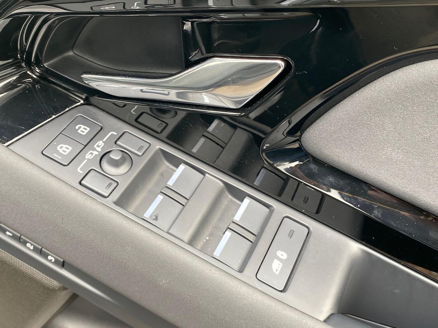 Used Land Rover Range Rover Evoque 2025 for sale - 76077741: Photo 21