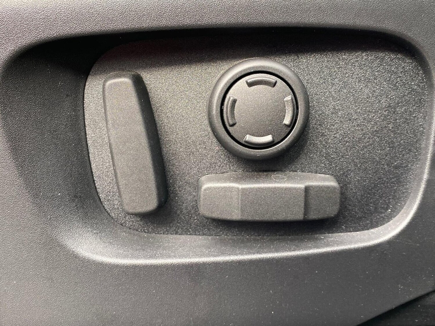 Used Land Rover Range Rover Evoque 2025 for sale - 76077741: Photo 24