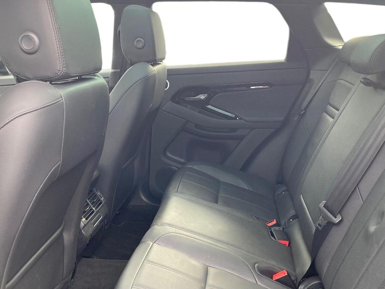 Used Land Rover Range Rover Evoque 2025 for sale - 76077741: Photo 4