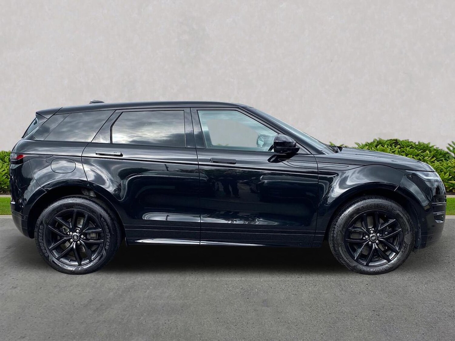 Used Land Rover Range Rover Evoque 2025 for sale - 76077741: Photo 5