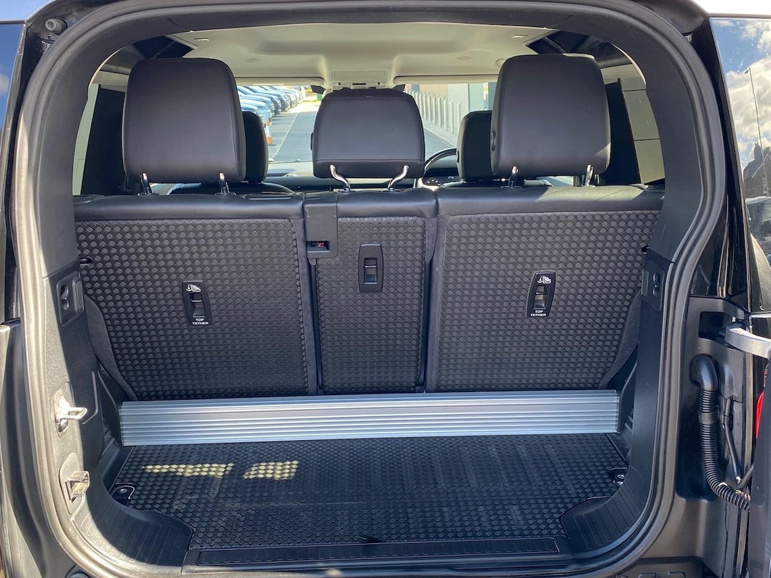 Used Land Rover Defender 2021 for sale - 76555443: Photo 10