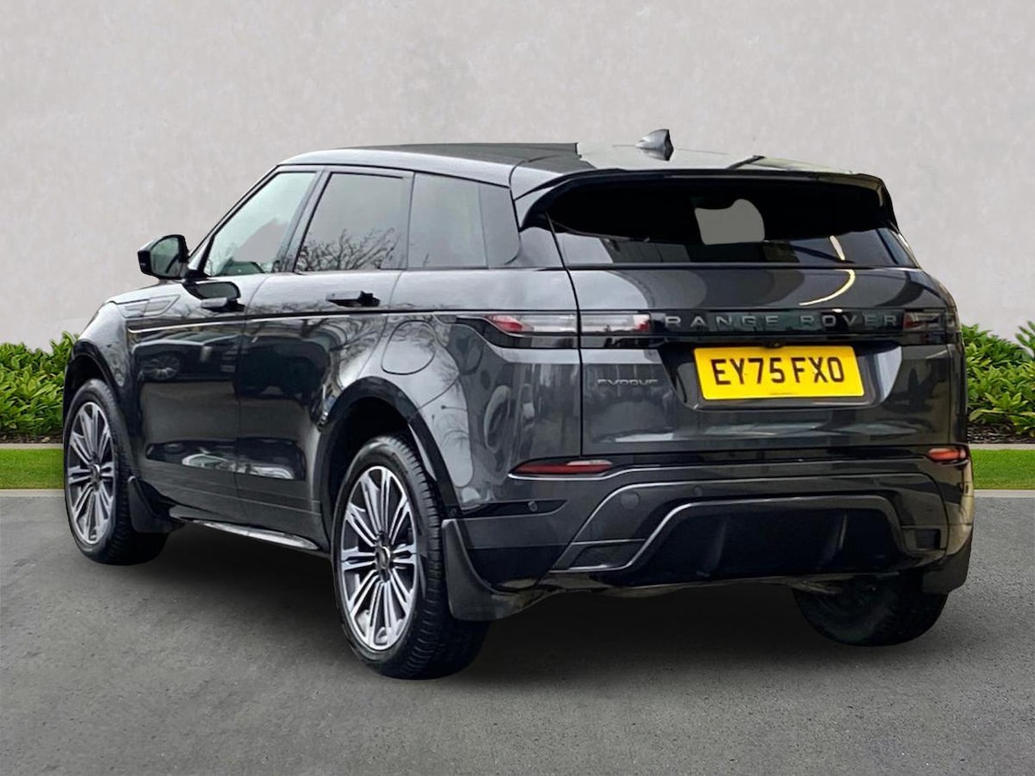 Used Land Rover Range Rover Evoque 2025 for sale - 78193784: Photo 2