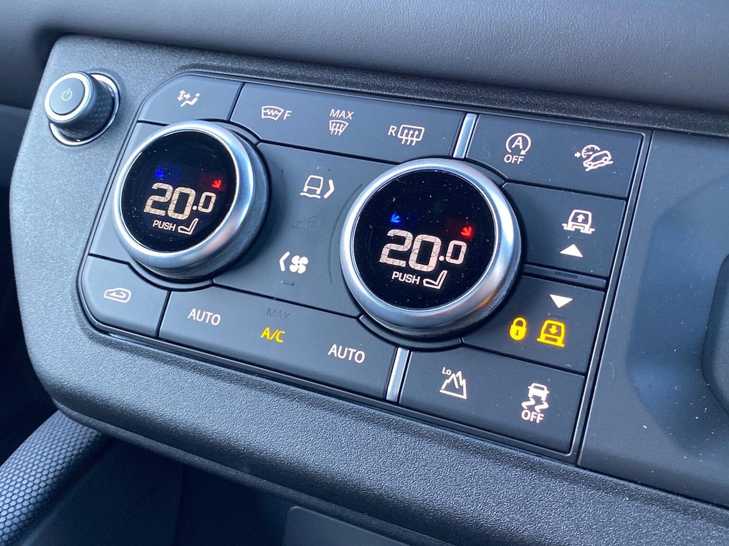 Used Land Rover Defender 2025 for sale - 76924628: Photo 37