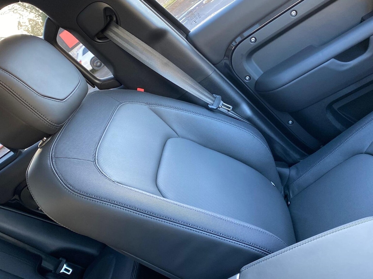 Used Land Rover Defender 2025 for sale - 76924628: Photo 40