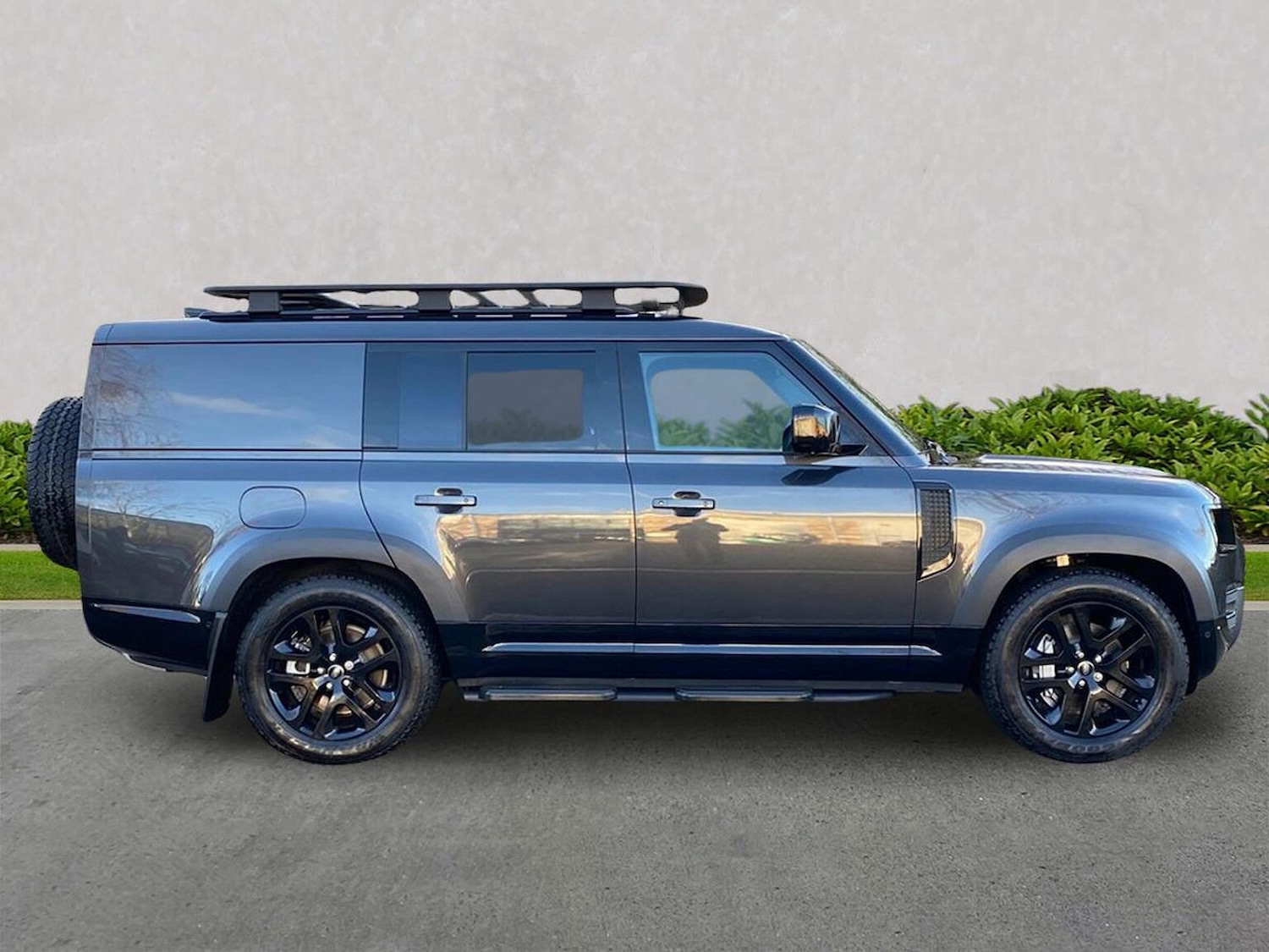 Used Land Rover Defender 2025 for sale - 76924628: Photo 5