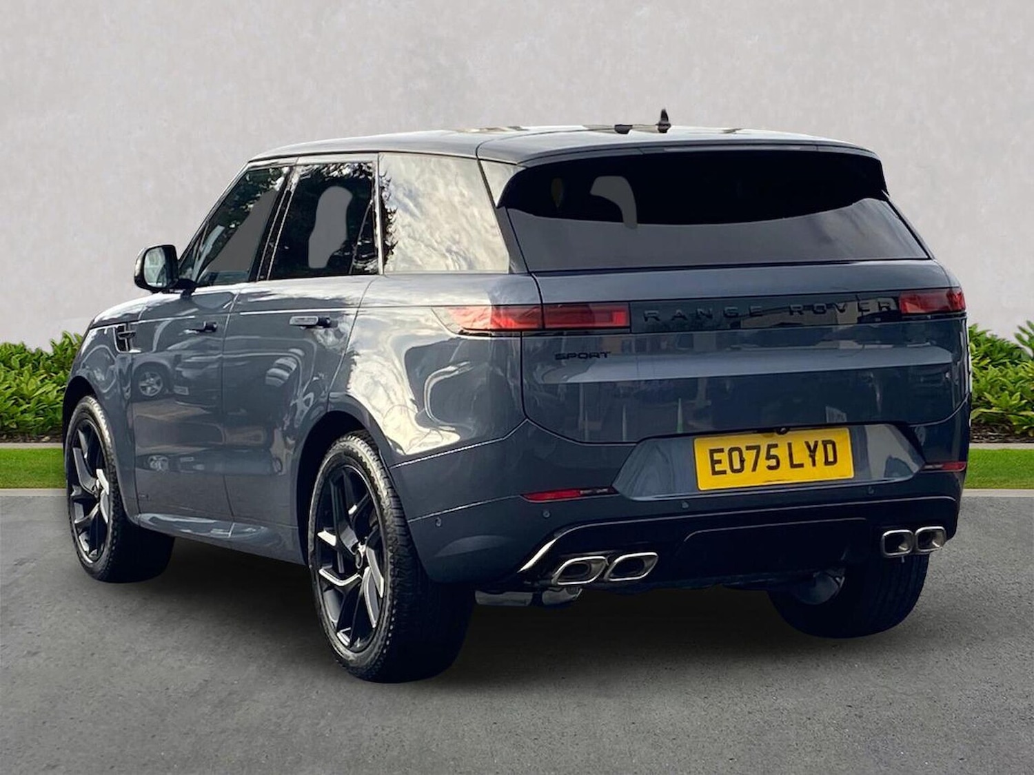 Used Land Rover Range Rover Sport 2025 for sale - 76543015: Photo 2