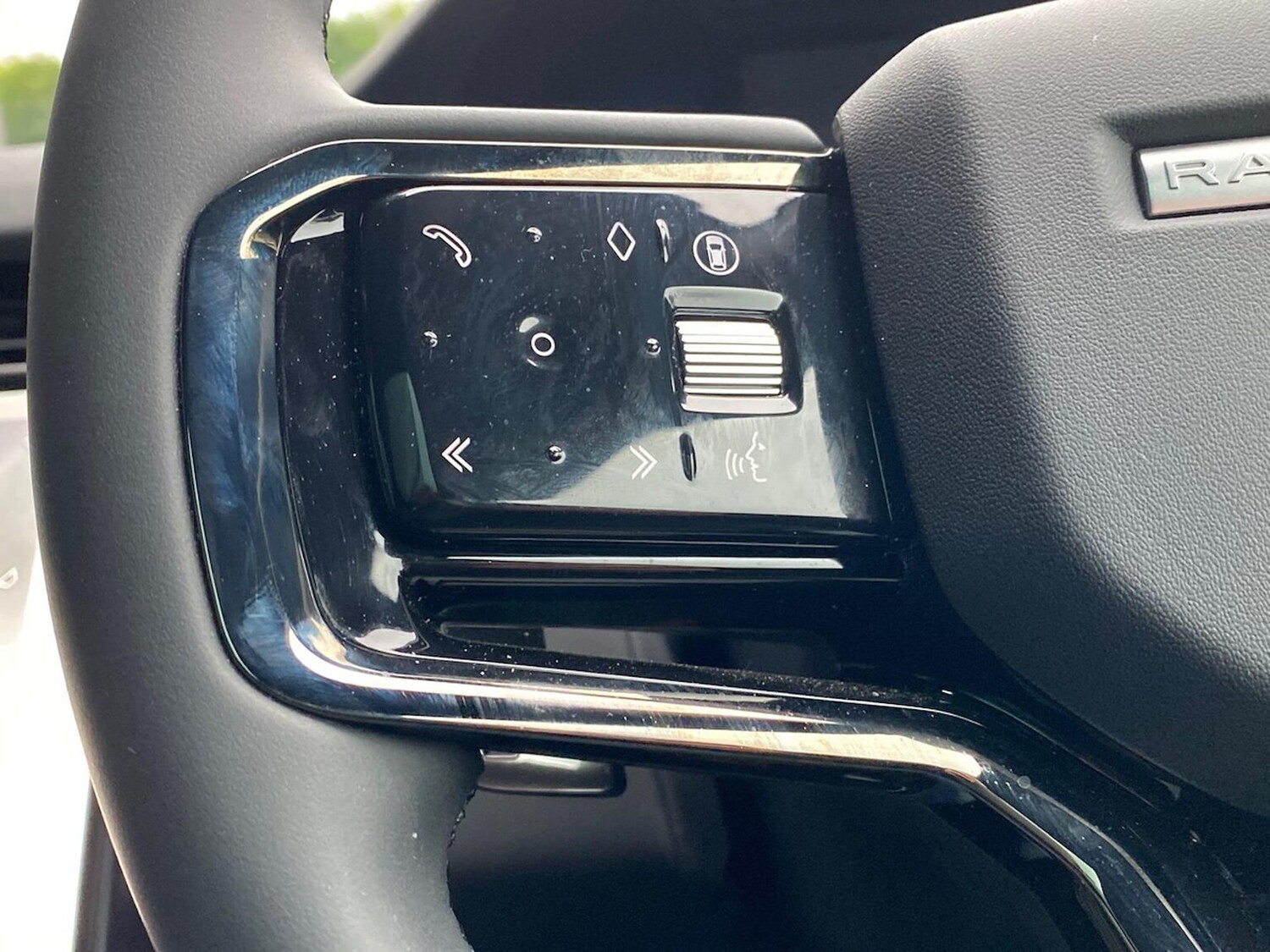 Used Land Rover Range Rover Evoque 2025 for sale - 77543825: Photo 28