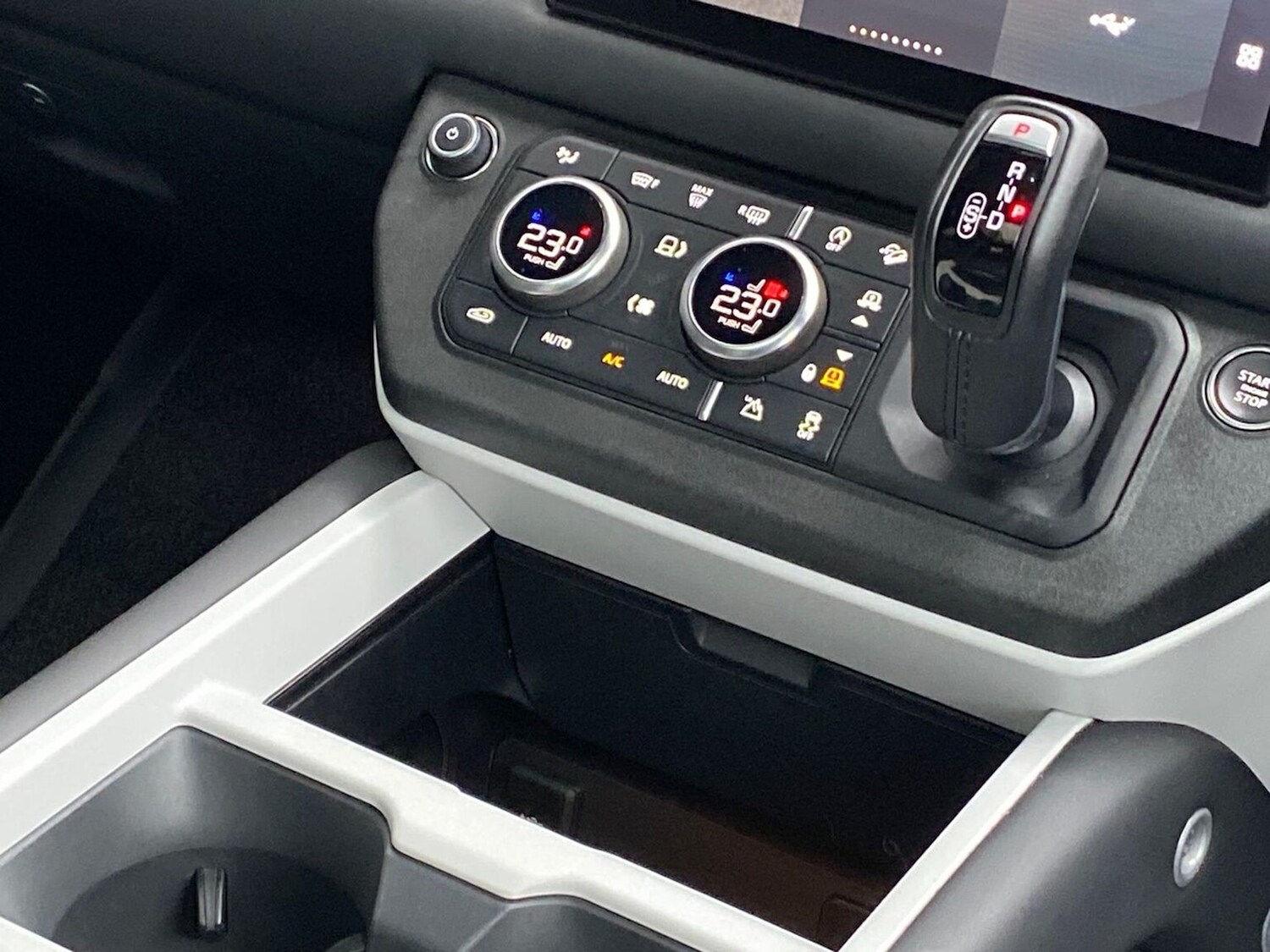 Used Land Rover Defender 2024 for sale - 77845293: Photo 13