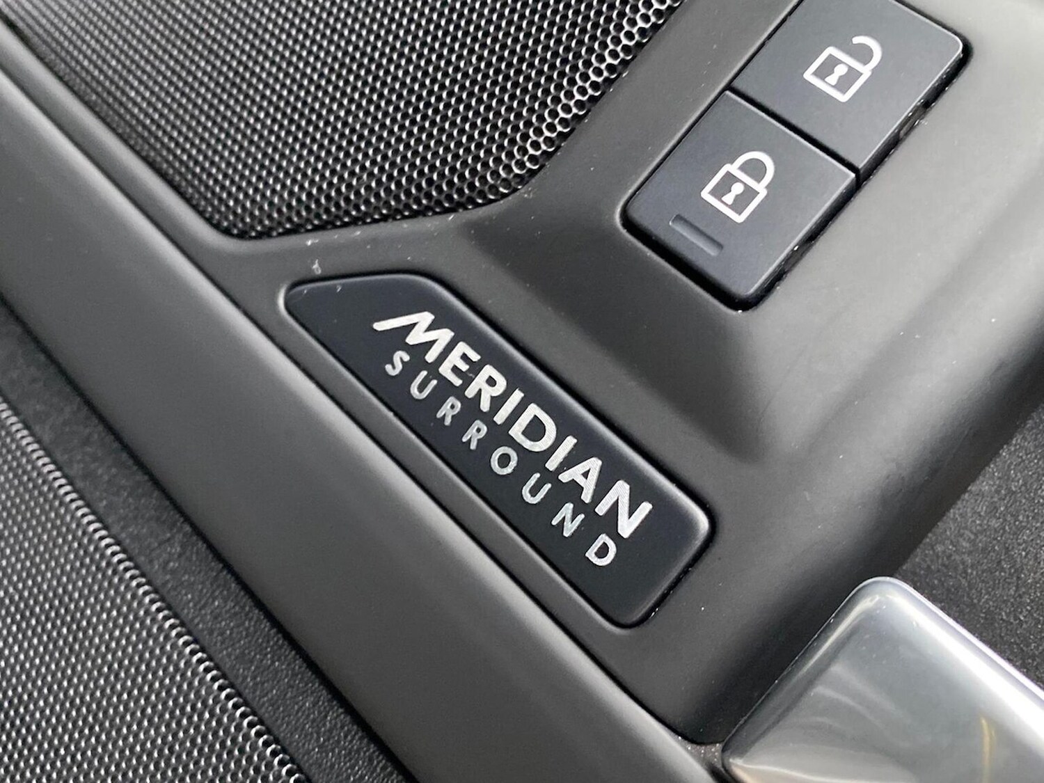 Used Land Rover Defender 2024 for sale - 77845293: Photo 23