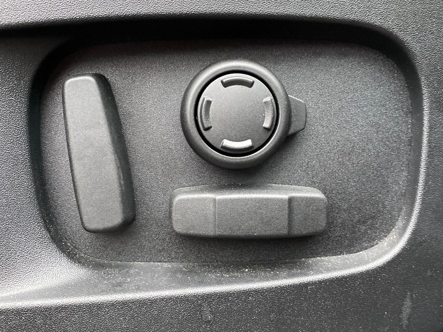 Used Land Rover Defender 2024 for sale - 77845293: Photo 24