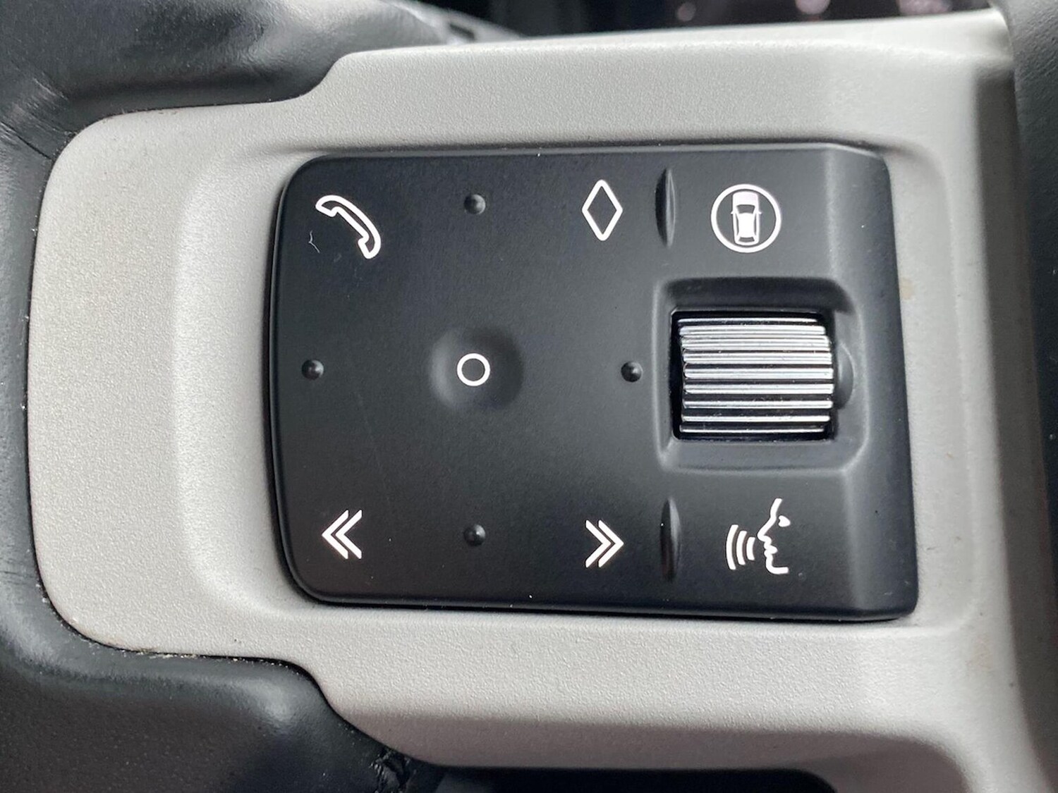 Used Land Rover Defender 2024 for sale - 77845293: Photo 28