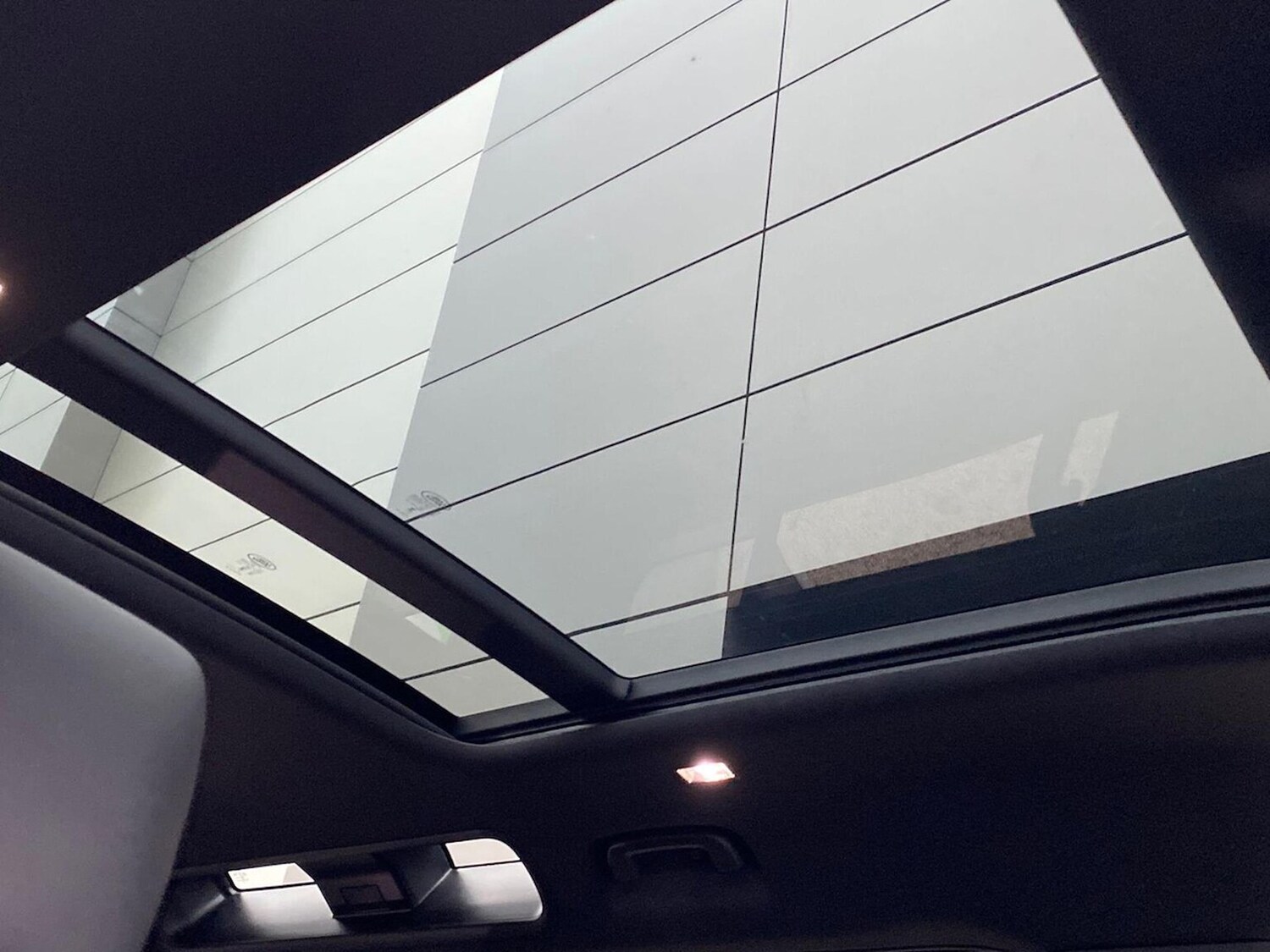 Used Land Rover Defender 2024 for sale - 77845293: Photo 41