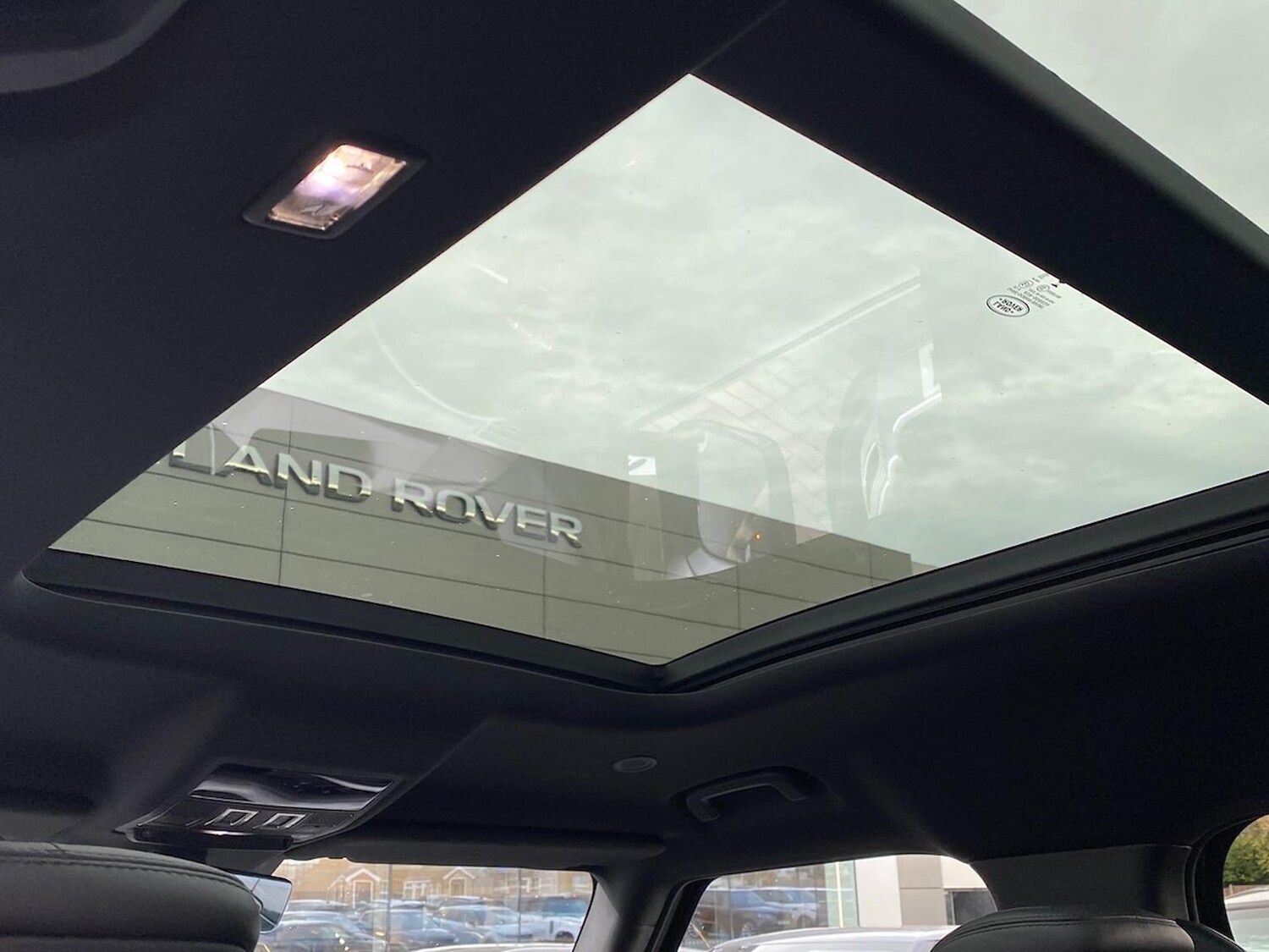 Used Land Rover Defender 2023 for sale - 76707532: Photo 21