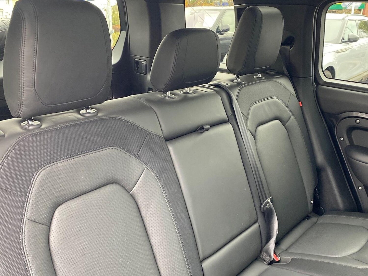 Used Land Rover Defender 2023 for sale - 76707532: Photo 22