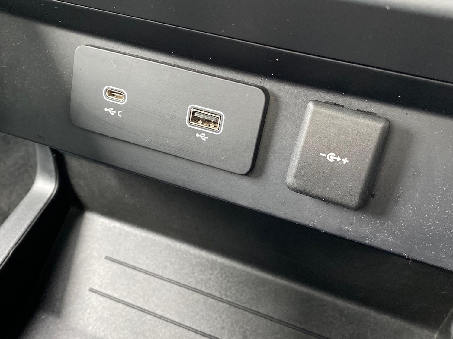 Used Land Rover Defender 2023 for sale - 76707532: Photo 30