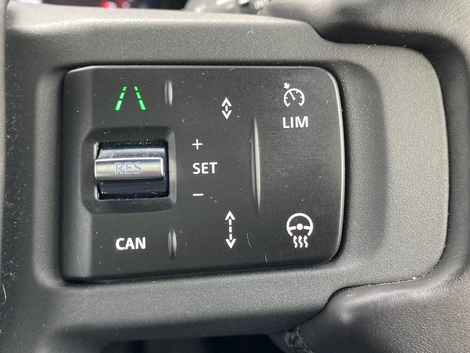 Used Land Rover Defender 2023 for sale - 76707532: Photo 37