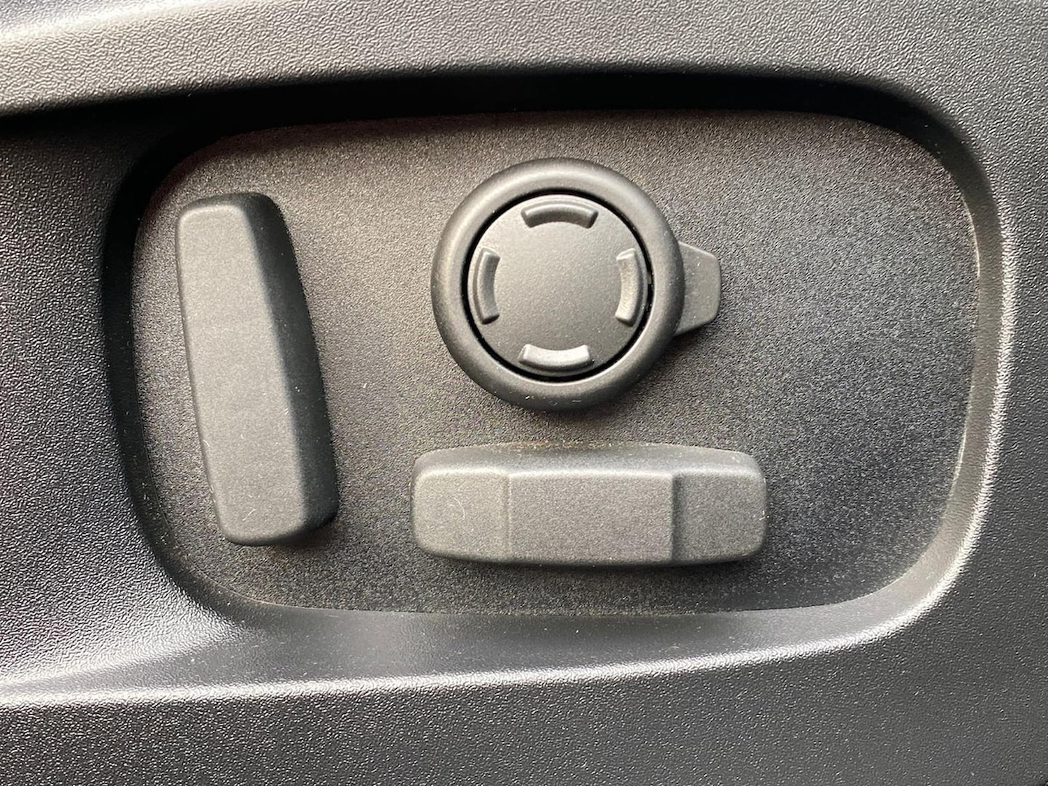 Used Land Rover Defender 2023 for sale - 76707532: Photo 42