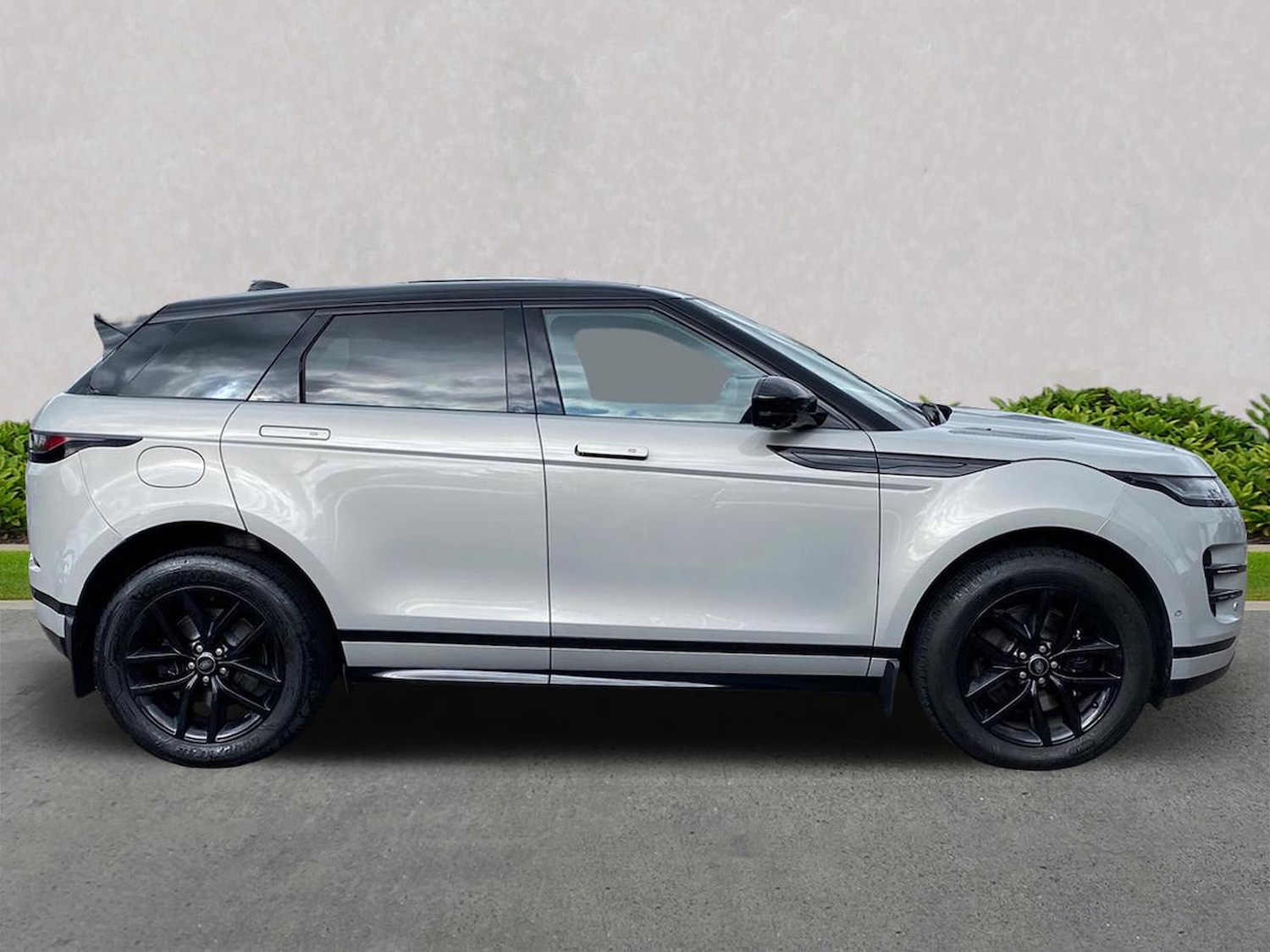 Used Land Rover Range Rover Evoque 2025 for sale - 76331075: Photo 5