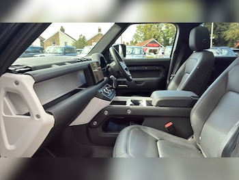 Used Land Rover Defender 2026 for sale - 79432118: Photo