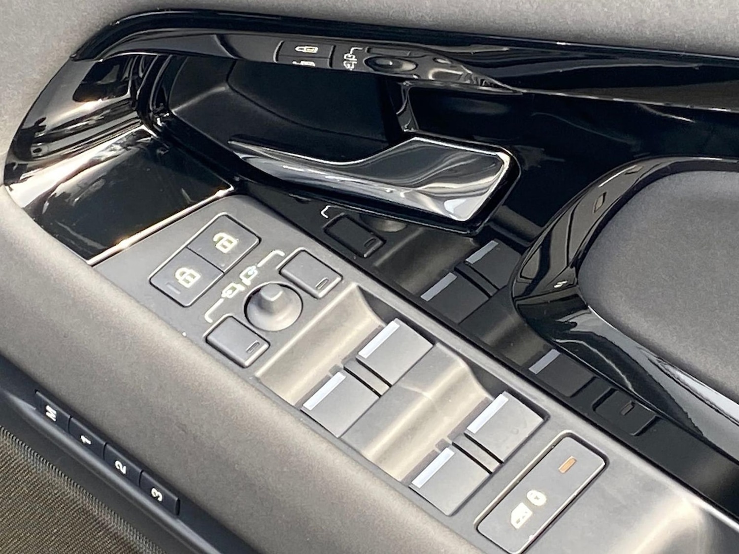 Used Land Rover Range Rover Evoque 2025 for sale - 76144216: Photo 21