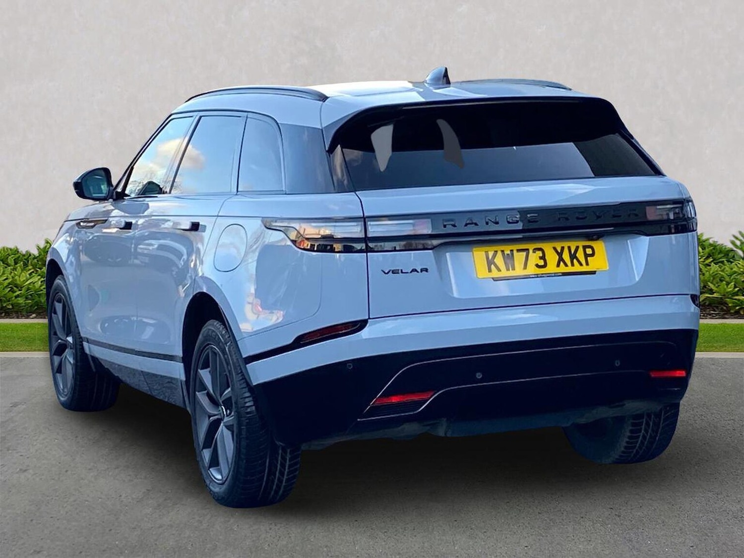 Used Land Rover Range Rover Velar 2023 for sale - 76911220: Photo 2