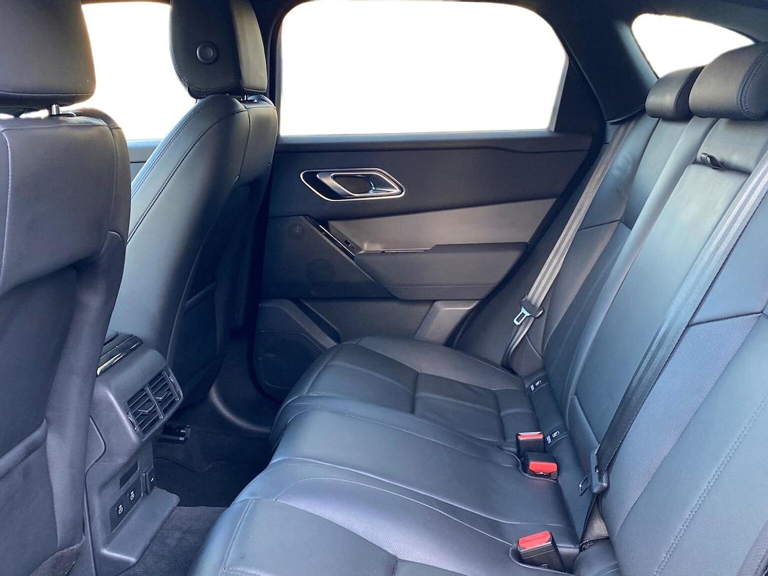 Used Land Rover Range Rover Velar 2023 for sale - 76911220: Photo 4